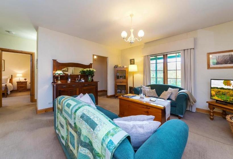 Country Pleasures Bed And Breakfast