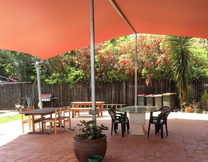 Curtain Fig Motel