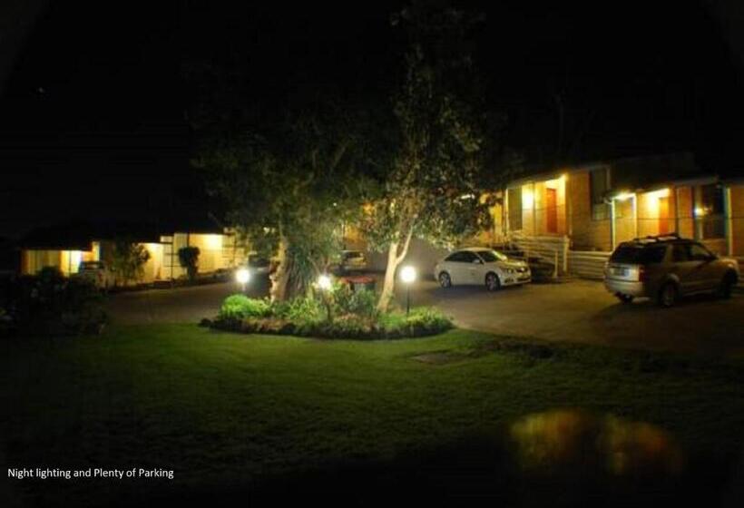 Fern Bay Motel