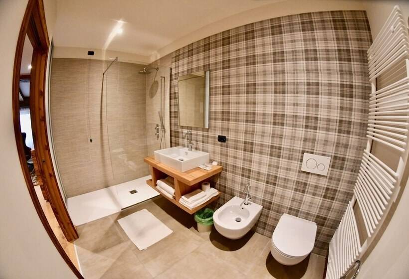 هتل Alpenrose Wellness