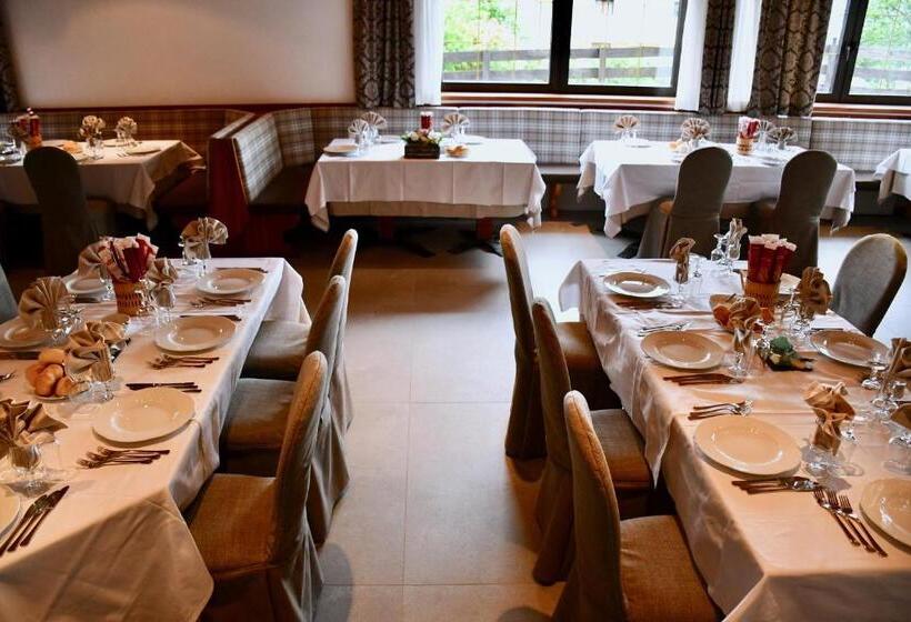 هتل Alpenrose Wellness