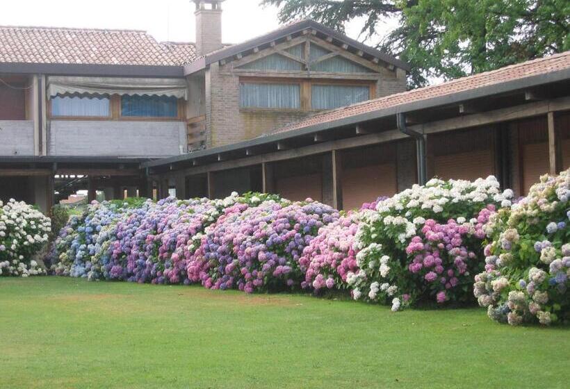 هتل Del Parco Ristorante Loris