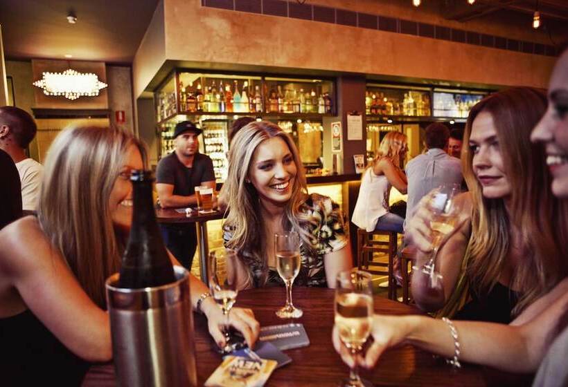 هتل The Burwood Inn