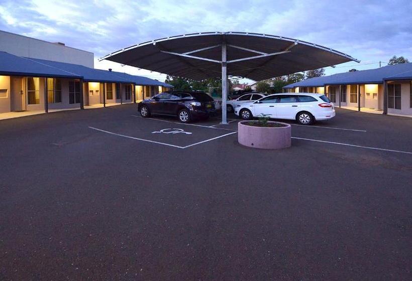 Mackellar Motel