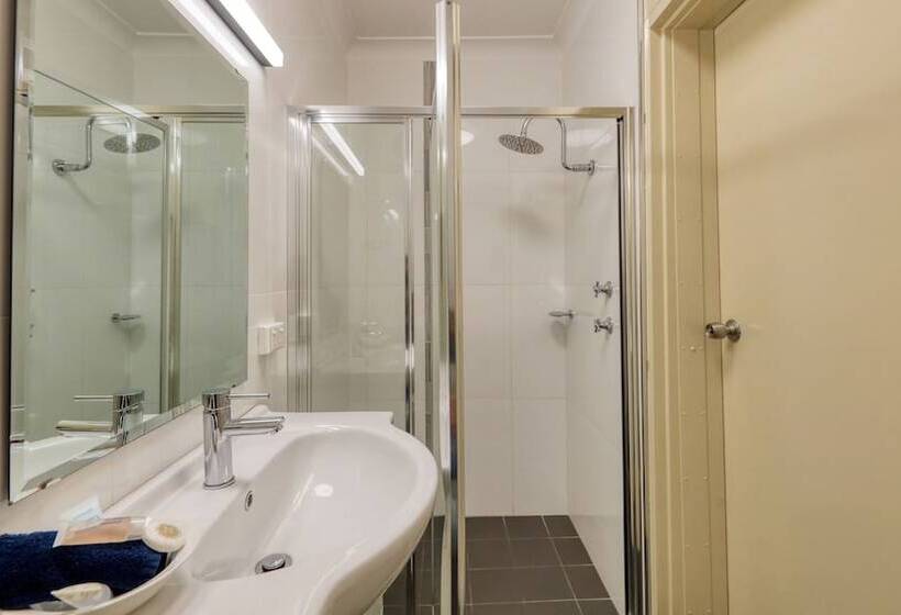 فندق على الطريق Forest Lodge Motor Inn & Restaurant