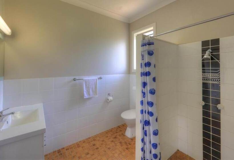 فندق على الطريق Hilldrop Motor Inn