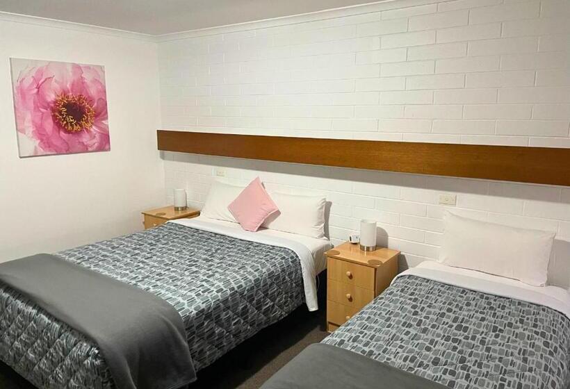 מוטל Orana Motor Inn