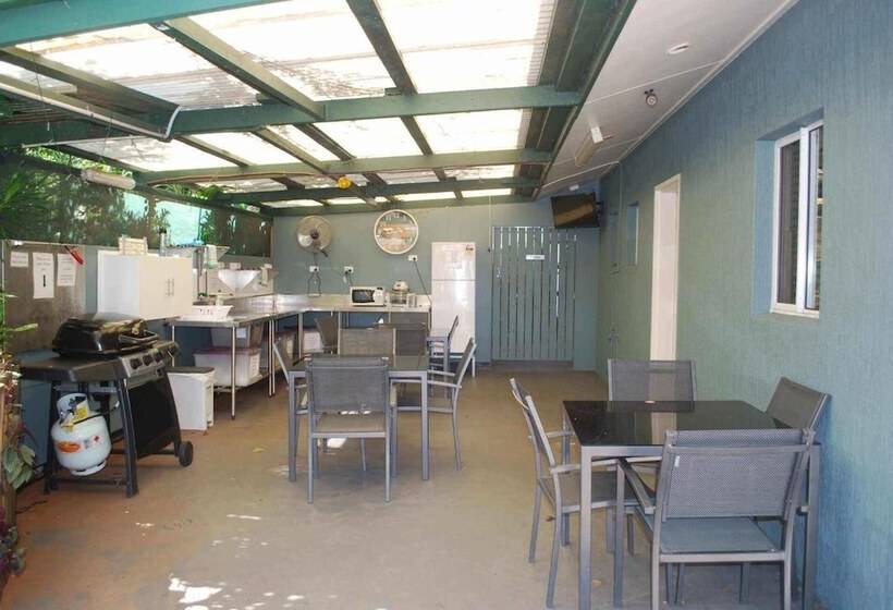 Rainforest Motel