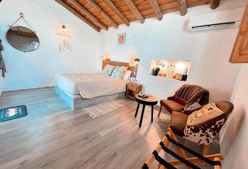 צימר Alentejo Zen Bnb, Cozy Suite, Patio, Private Pool And Entrance, Fire Pit