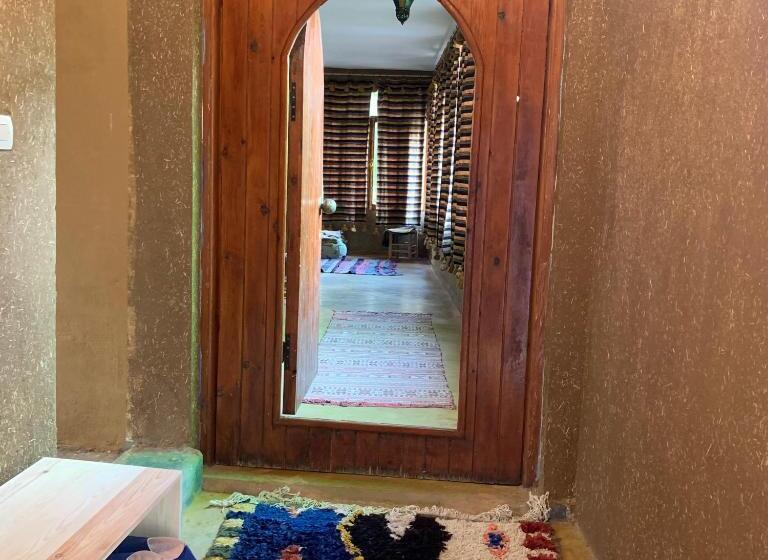 تختخواب و صبحانه Guest House Tigminou