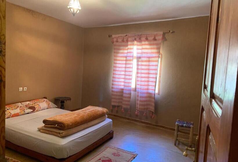 تختخواب و صبحانه Guest House Tigminou