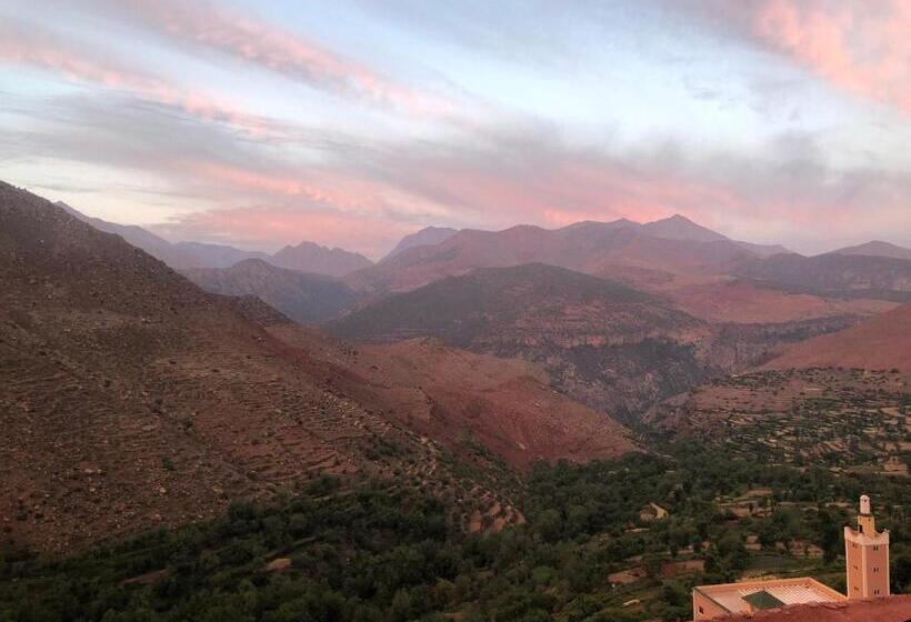 تختخواب و صبحانه Guest House Tigminou