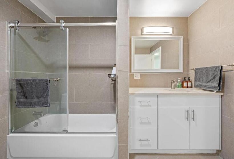 هتل Upper East Side Luxury 3br 2b 1700 Square Feet