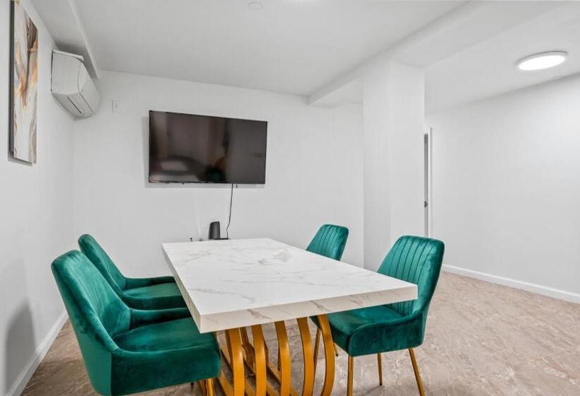 هتل Upper East Side Luxury 3br 2b 1700 Square Feet