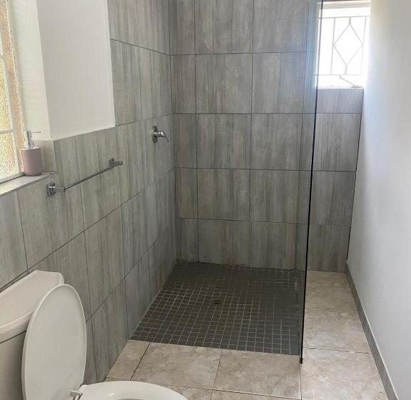 بنسيون Creekside Guest House Middelburg