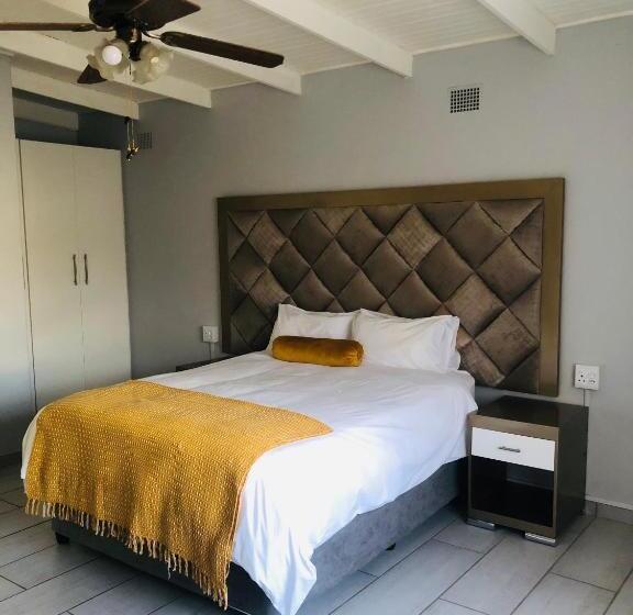 פנסיון Elihle Guest House