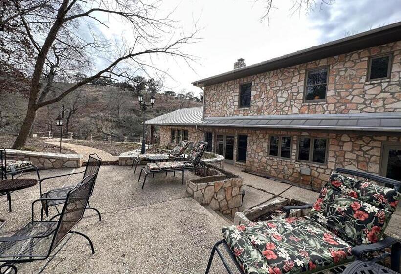 پانسیون Lodge At Forse Mountain Ranch
