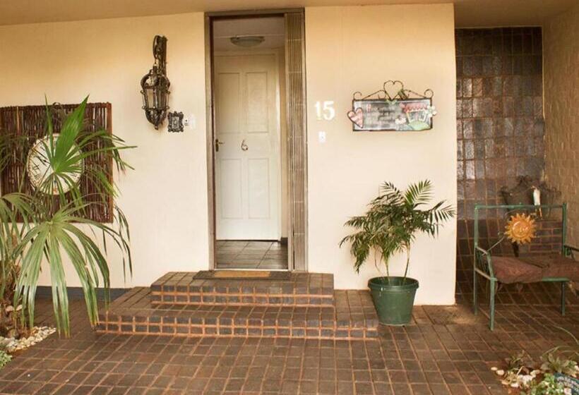 פנסיון Paljas En Kandas Guest House