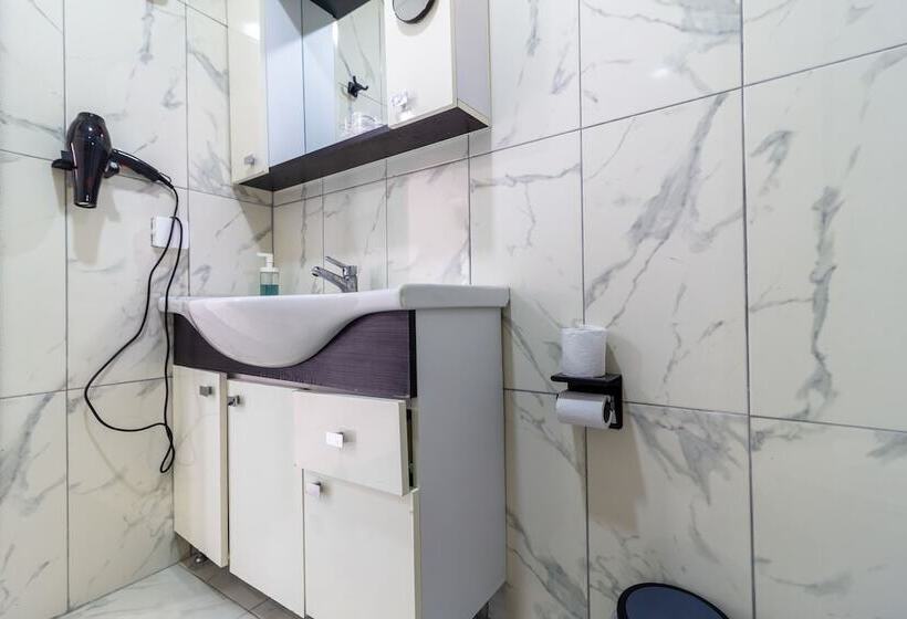 Alex Suites Lara
