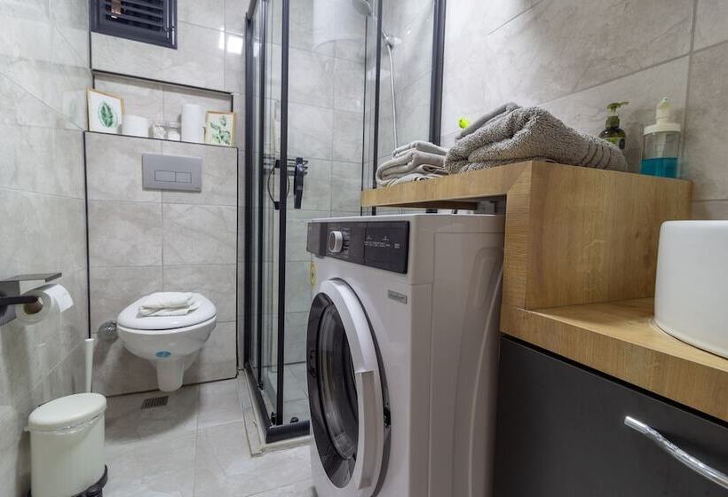 Alex Suites Lara