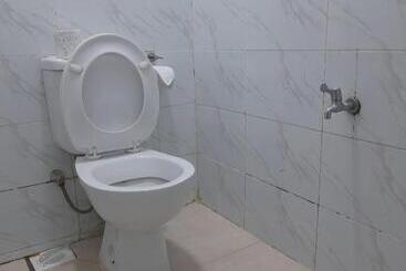 تختخواب و صبحانه Hmy
