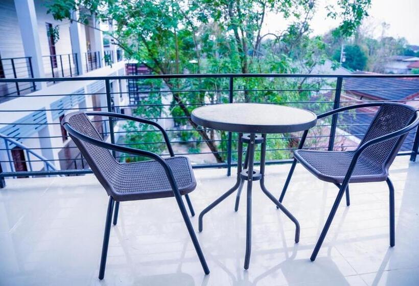 Hotel โรงแรม ปารวี บูทีค เชียงราย