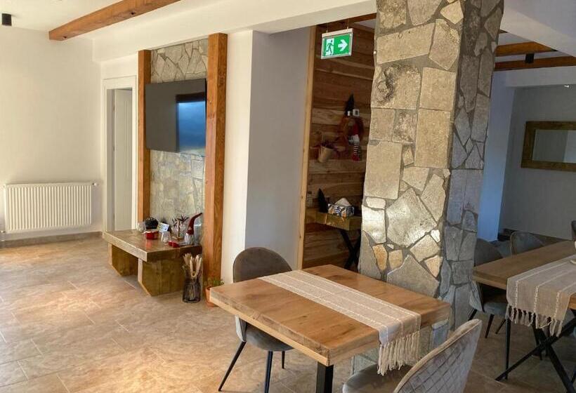 בית מלון כפרי Tiarra Mountain Lodge