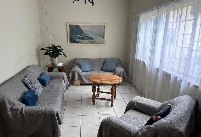 پانسیون 161 Blenheim Rd