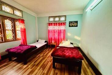 پانسیون Pema Dekey Monastic Guest House