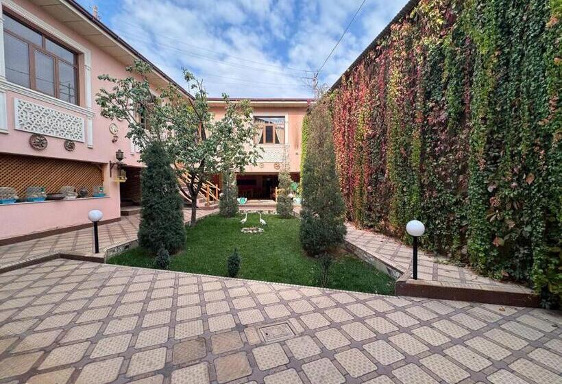 بنسيون Siyob Guest House &