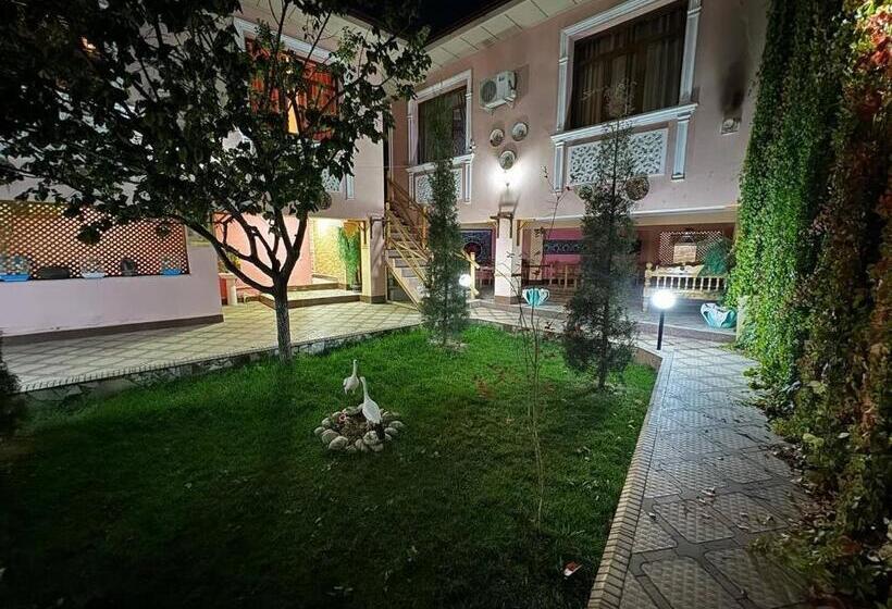 بنسيون Siyob Guest House &
