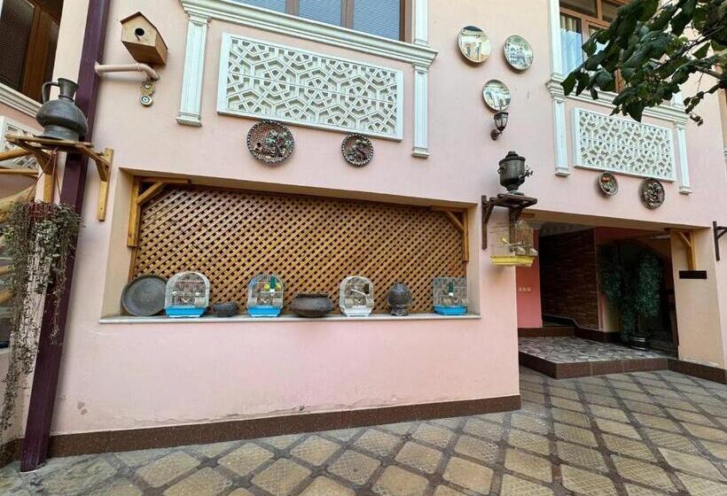 بنسيون Siyob Guest House &