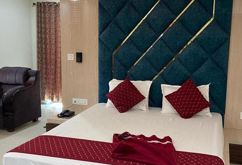 هتل The Grand Touch & The Royal Touch, New Digha ! Easygooroms