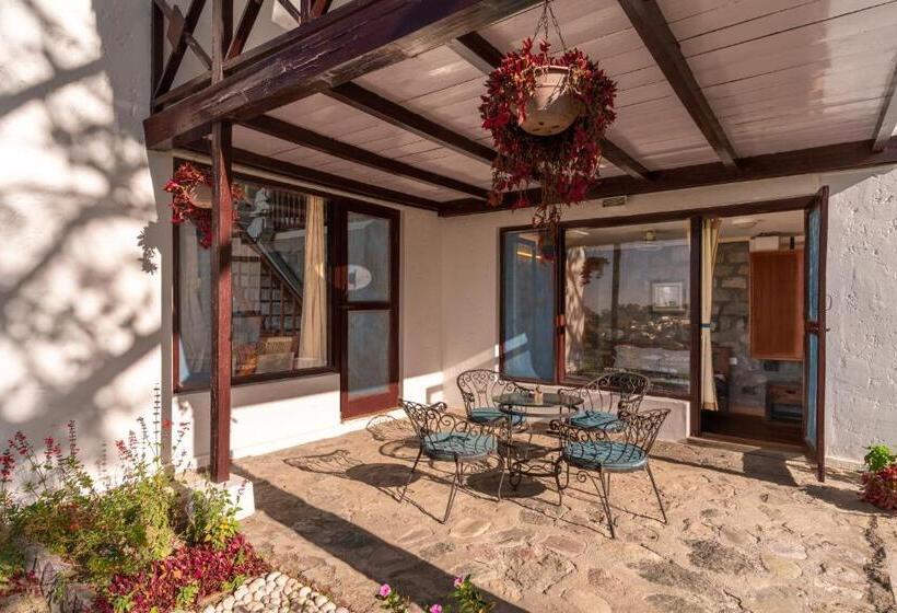 هتل Sojourn With Nyoli 3bhk Villa