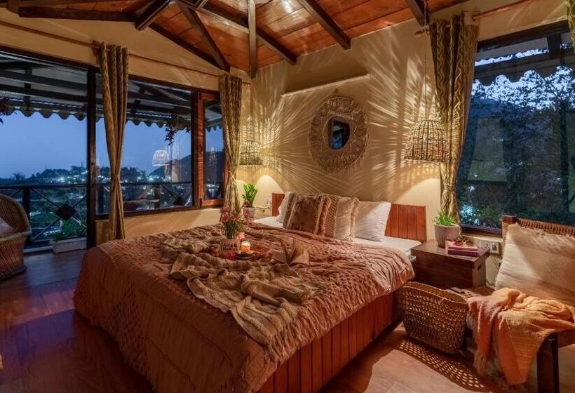 هتل Sojourn With Nyoli 3bhk Villa