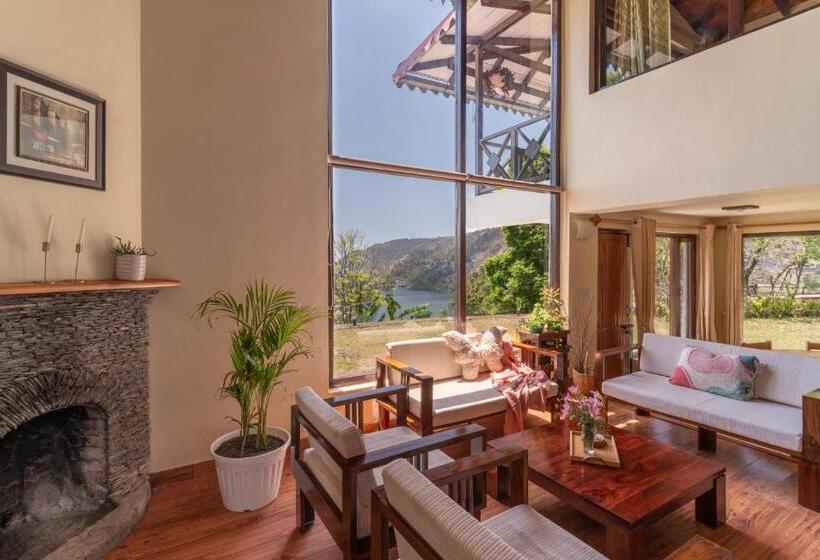 هتل Sojourn With Nyoli 3bhk Villa