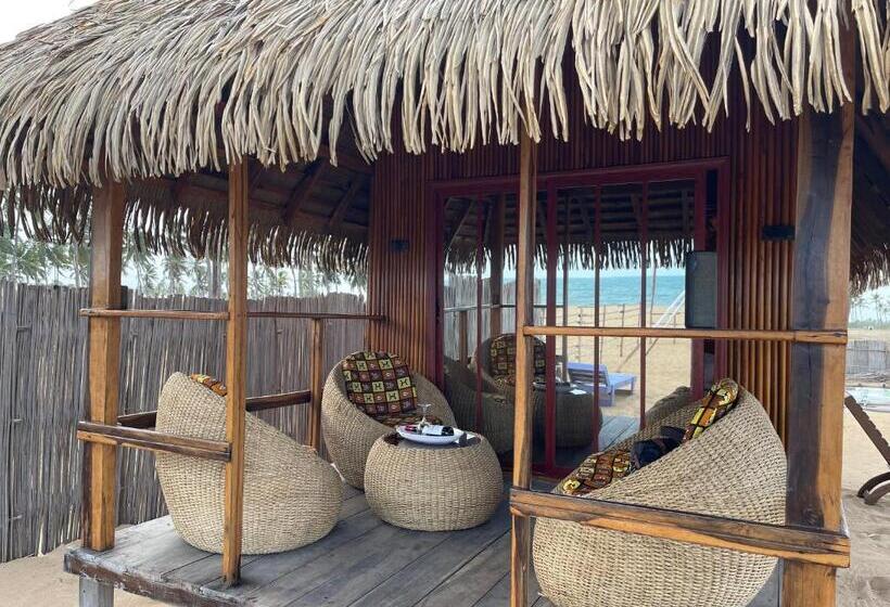 هتل Tata Beach