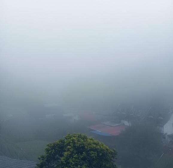 بنسيون Sri Juliana Chalet