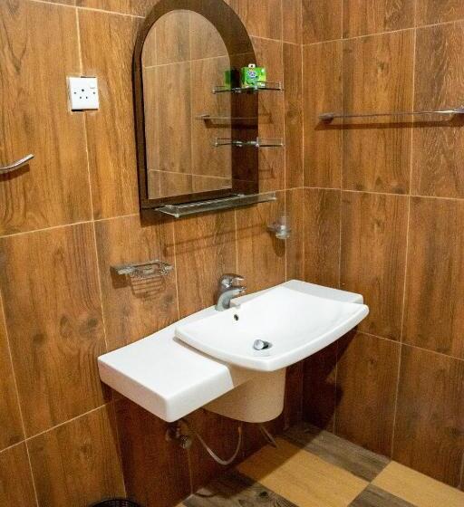 Udawalawe Elegant Hostel