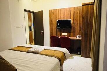 Airport Hotel Relax Inn