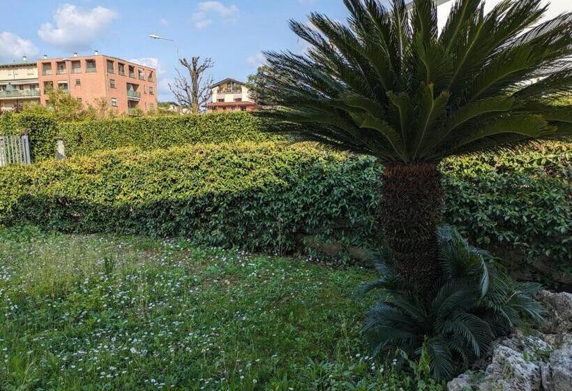 ベッドアンドブレックファースト Villa Eleganza Milano Bergamo Airport