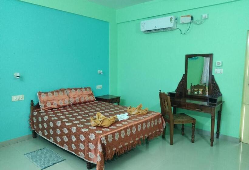 فندق Cosmic Holiday Inn
