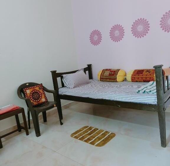 Отель Homestay Urmil Basant