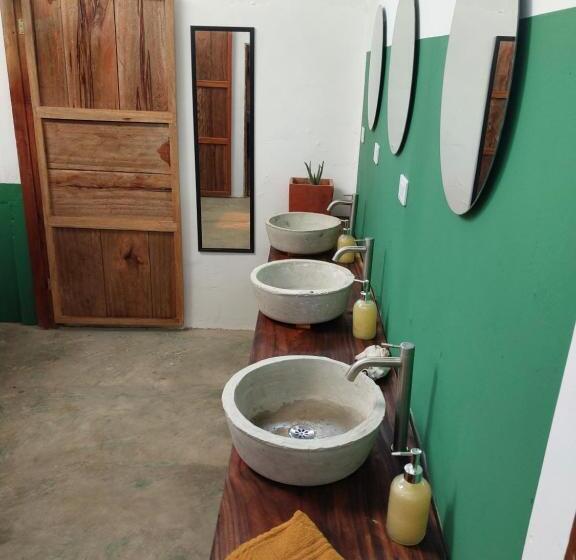 هتل Hostel Nugeku