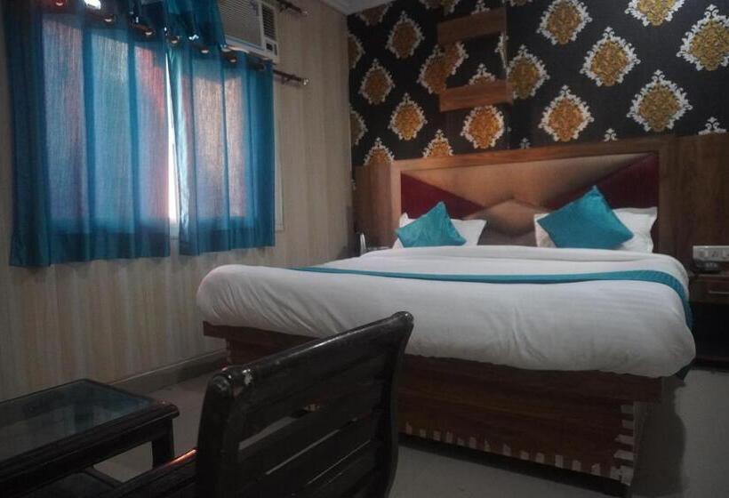 Hotel Rudreshwar