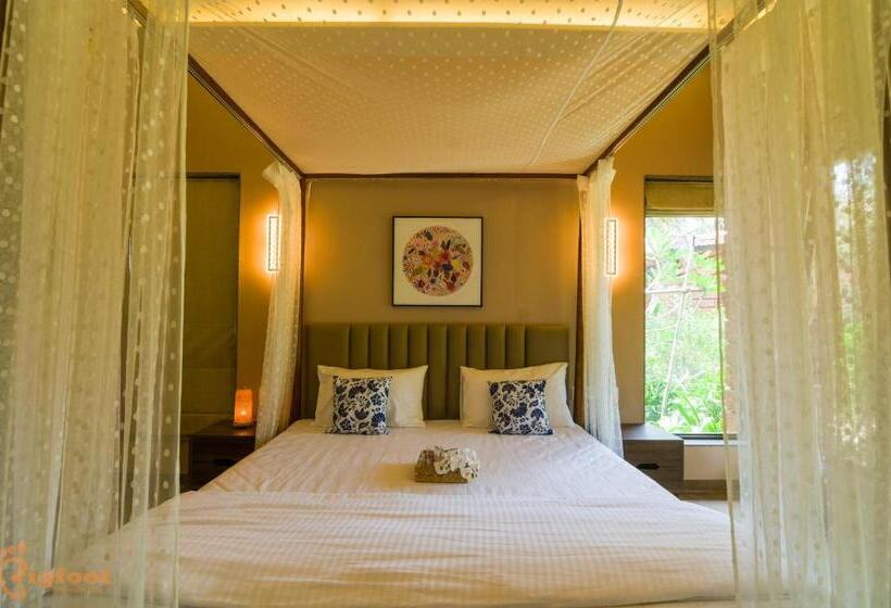 Jomo Resort