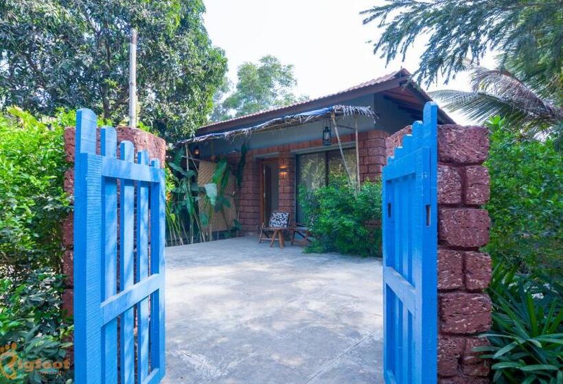 Jomo Resort