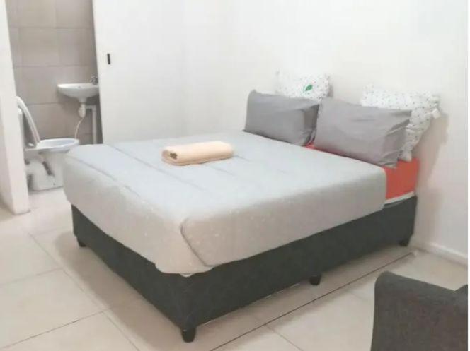 پانسیون Aphiroom Guesthouse