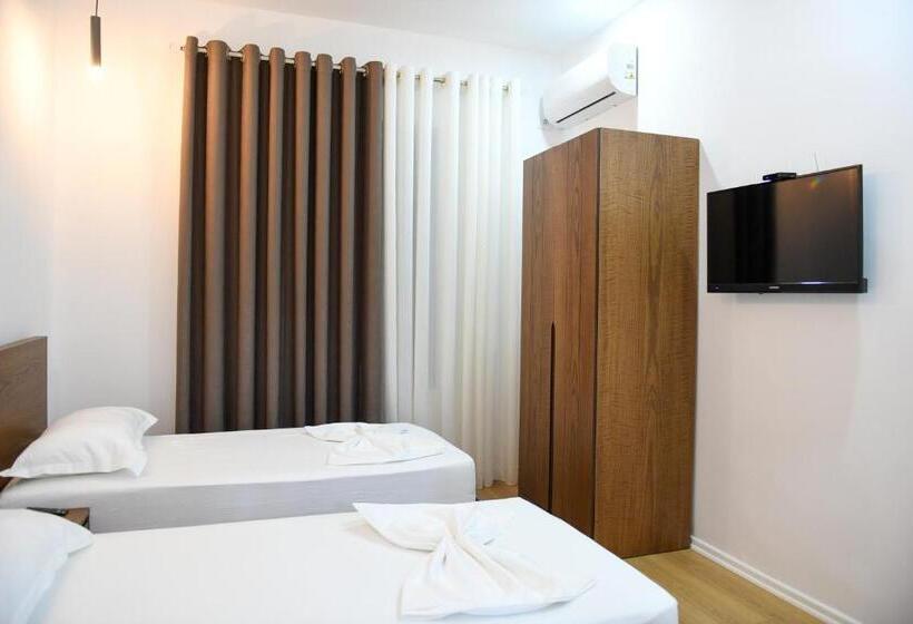 پانسیون Guest House Cela City Centre