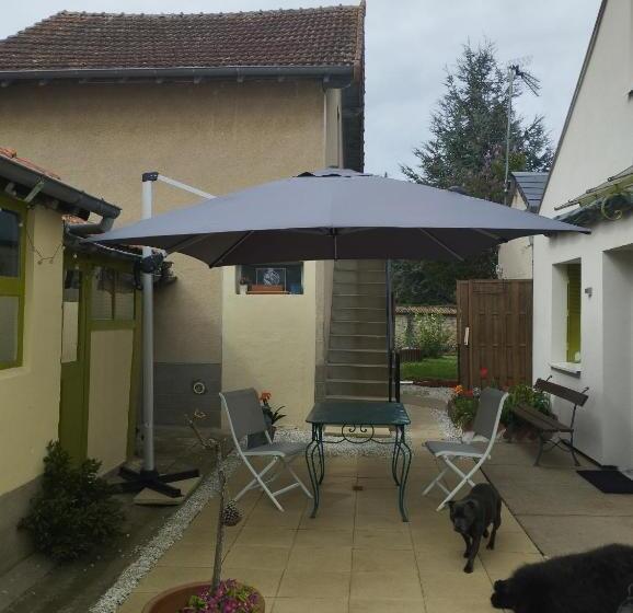 펜션 Chambre Agréable Au Fond Du Jardin